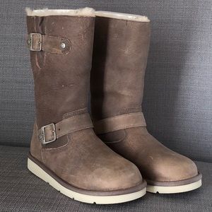 Uggs. Brown. Brand new!